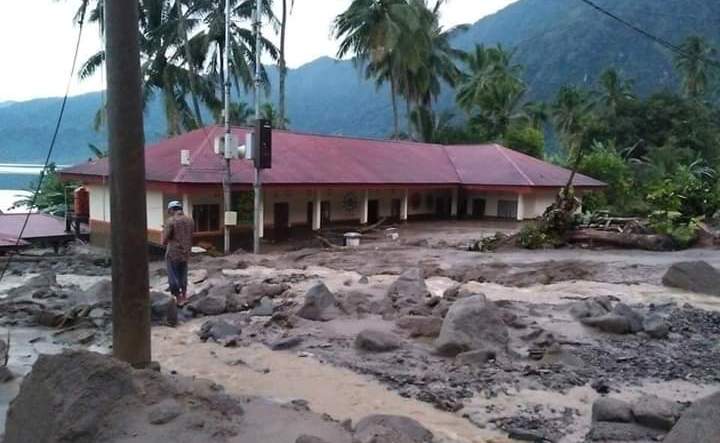 9 Rumah, Masjid dan Sekolah Kena Dampak Banjir Bandang di Agam