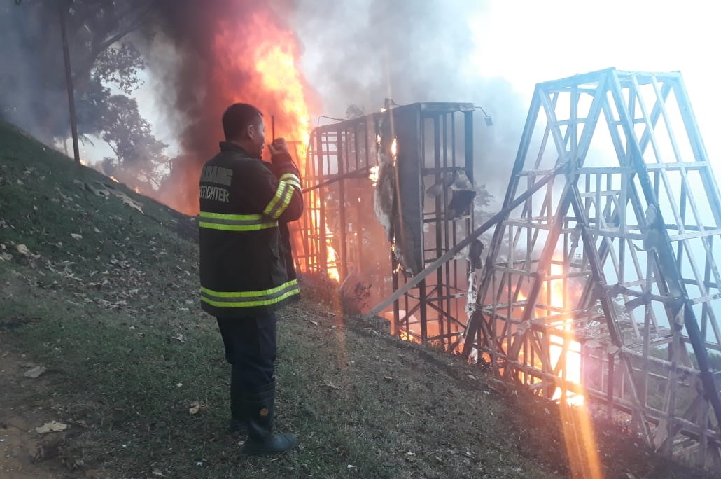 "Landmark Padang Kota Tercinta" di Gunung Padang Terbakar