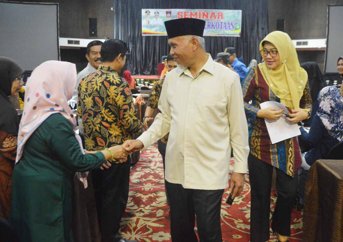 Lahan Semakin Sempit, Wali Kota Padang Ajak Warga Kelola Pertanian Kota