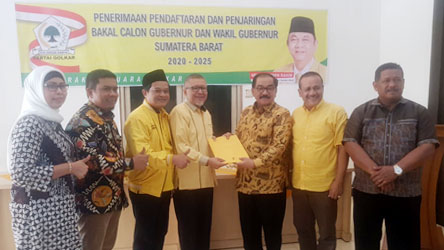 salah satu calon gubernur sumbar mendaftar di Partai Golkar