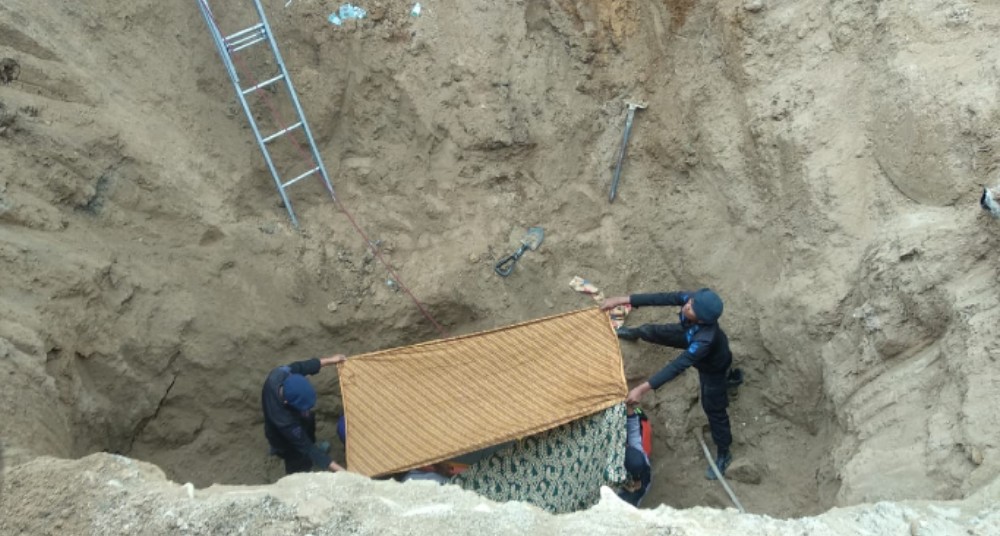 Pensiunan ASN Meninggal di Lubang Jalan Amblas Sedalam 10 Meter di Bukittinggi