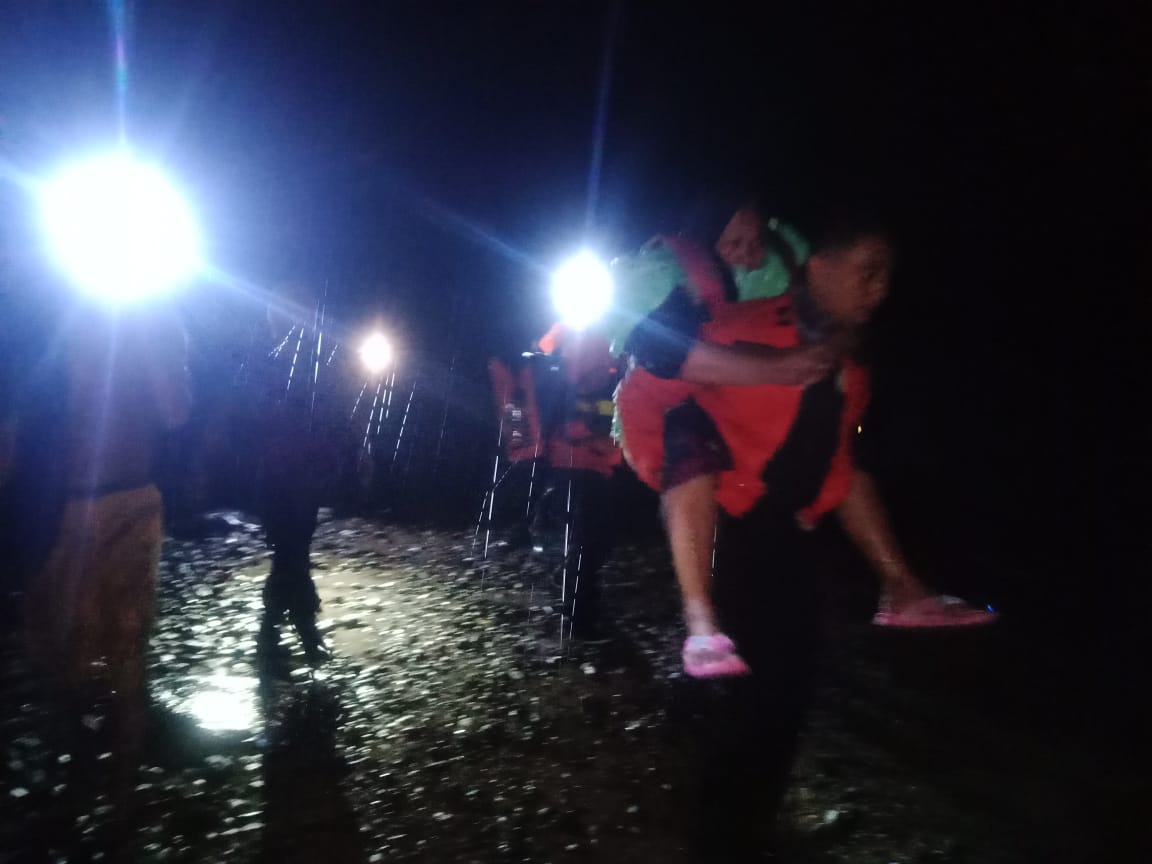 4 Remaja Terjebak Air Bah di Air Terjun Lubuk Minturun Padang Usai Berenang