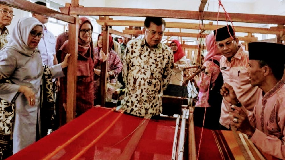 Aktivitas JK Dampingi Mufidah Kalla Pulang Kampung ke Tanah Datar