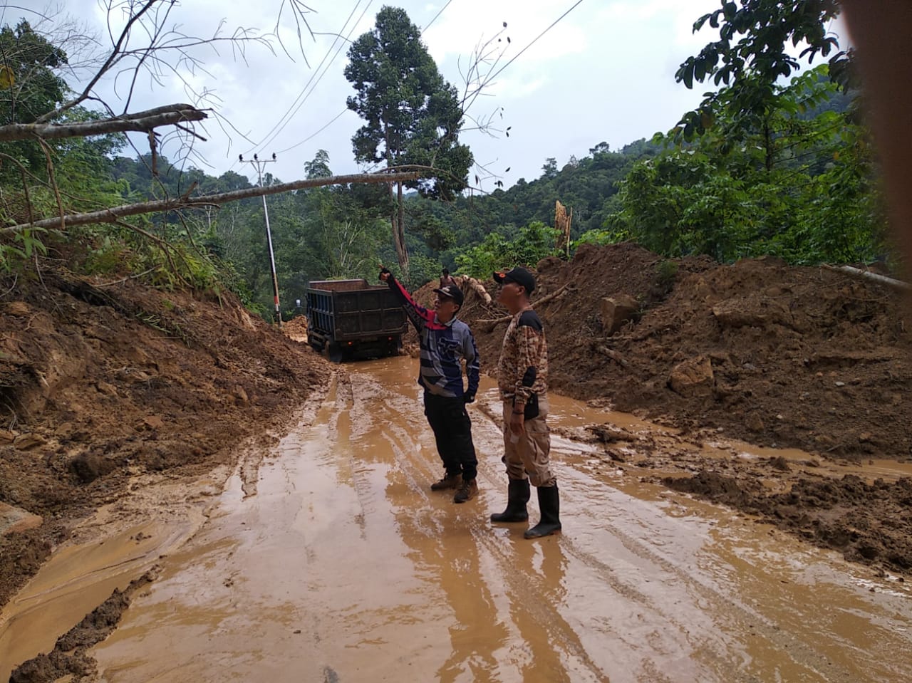 Lokasi longsor di Sijunjung