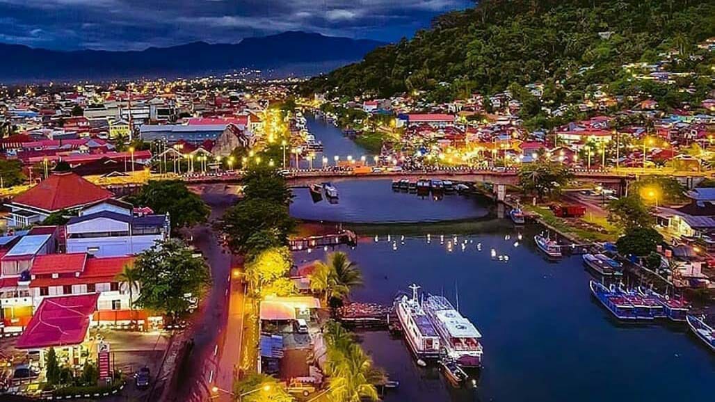 Jembatan Siti Nurbaya. (Sumber: Istimewa/@indonesiaskylines)