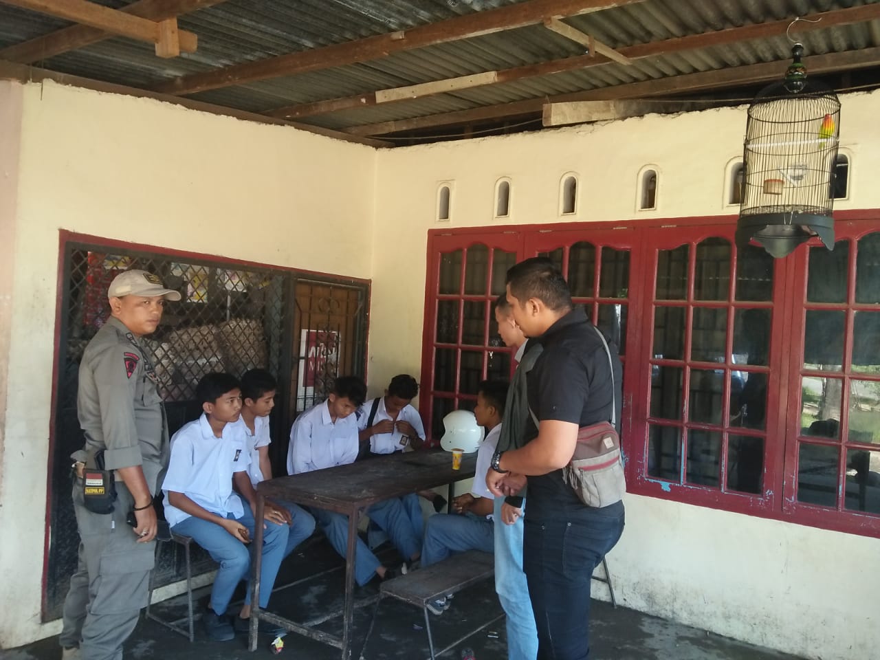 Tujuh pelajar keluyuran diamankan Satpol PP Padang