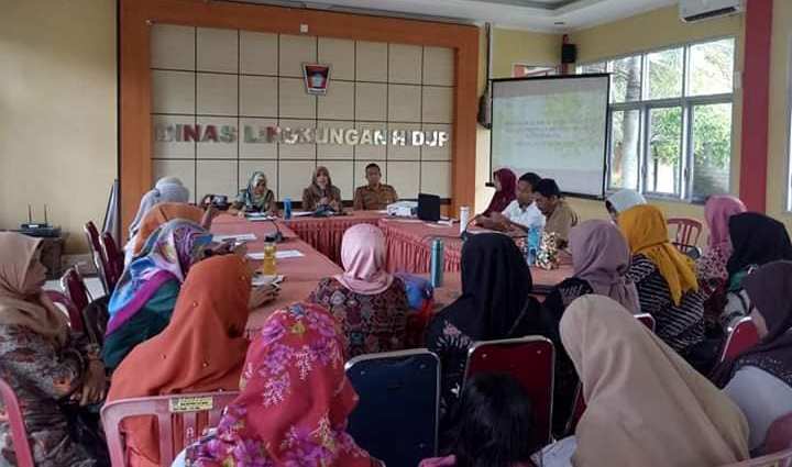 Direktur Bank Sampah Berkumpul di Padang