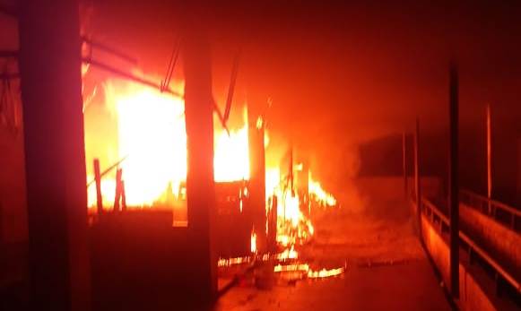 Kebakaran di Pasar Raya Padang Hanguskan 15 Kios Pedagang