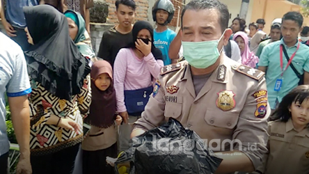 PENEMUAN JANIN BAYI DI PADANG