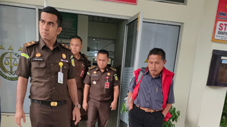 Korupsi Tribun Lapangan Merdeka Solok