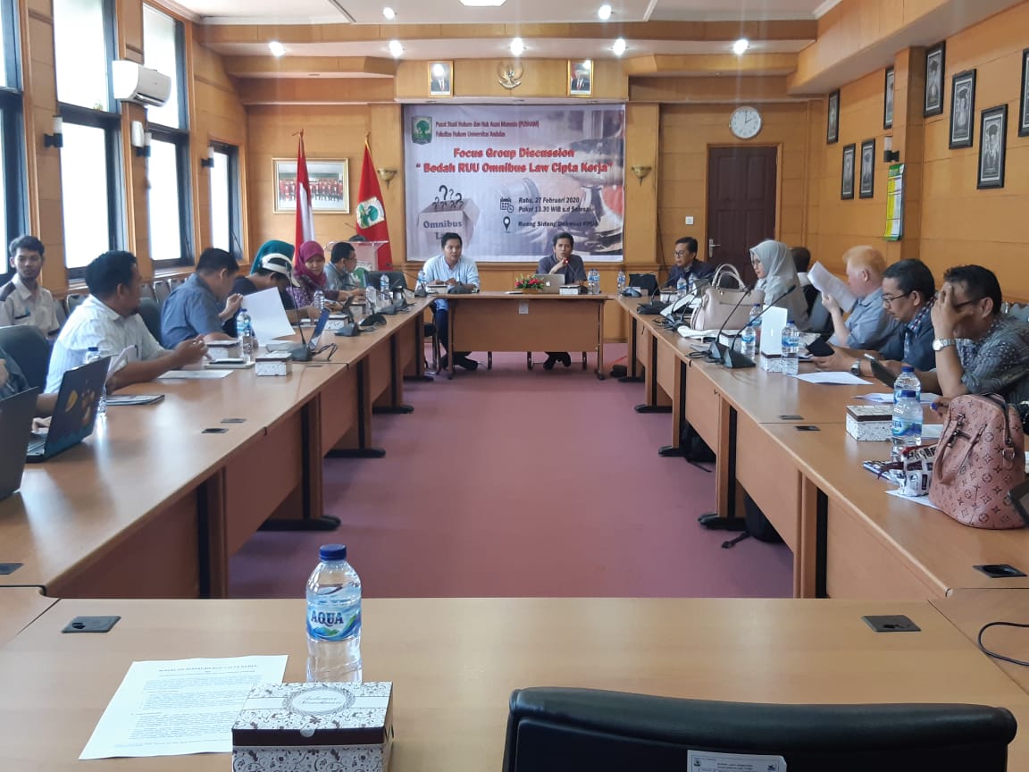 Pusat Studi Hukum dan HAM (PUSHAM) Fakultas Hukum Universitas Andalas (Unand), menggelar Fokus Group Diskusi (FGD) dengan tema "Bedah RUU Omnibus Law Cipta Lapangan Kerja".