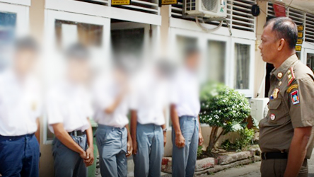 PELAJAR BOLOS SEKOLAH