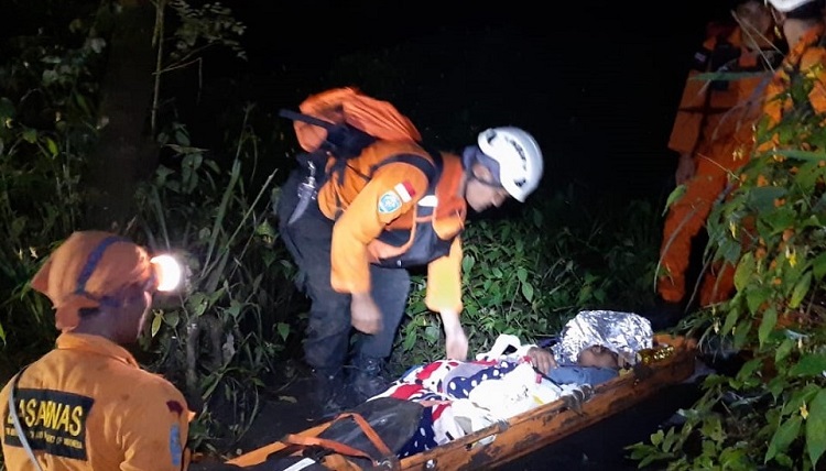 Pendaki yang Jatuh di Marapi Berhasil Dievakuasi, Sampai di Kaki Gunung Dini Hari