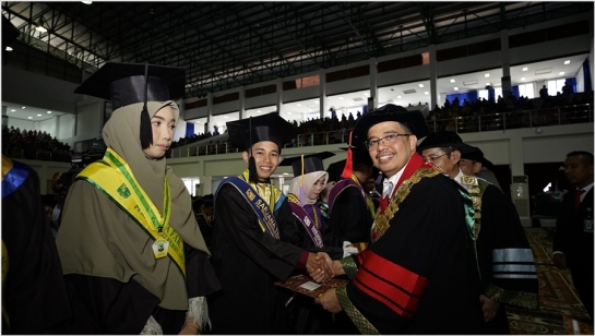 Wisuda Pertama Tahun Ini, Unand Luluskan 1.694 Wisudawan