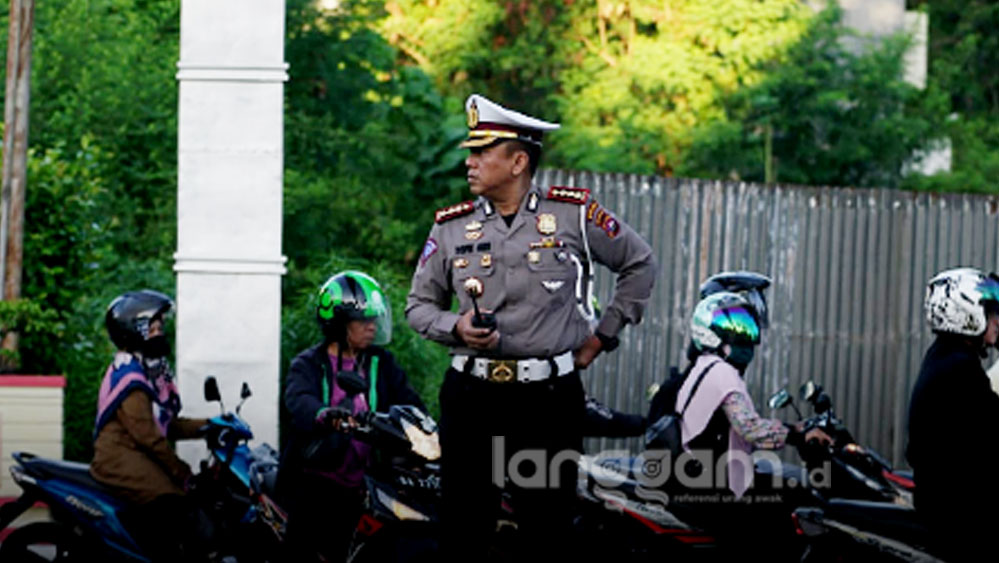 Dirlantas Polda Sumbar Terjun ke Jalan, Pastikan Kamseltibcar di Padang Lancar