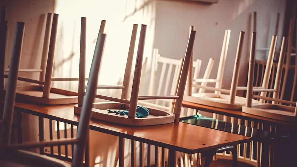 Guru Tetap Sekolah karena Corona