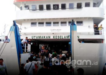 51 ABK dan Penumpang Kapal Ambu-ambu Dikarantina di Padang