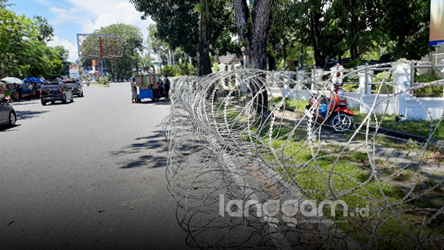 Aksi Tolak RUU Omnibus Law di DPRD Sumbar