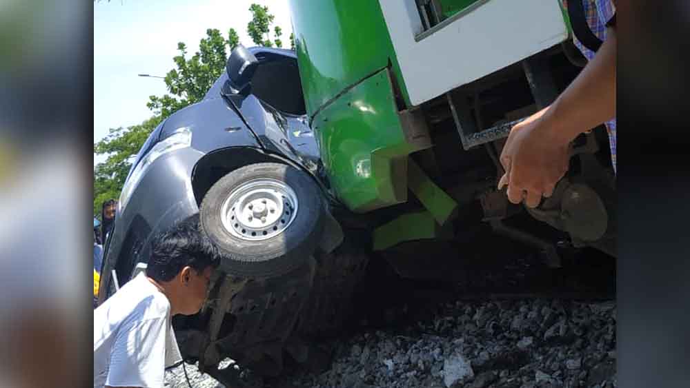 Kecelakaan Kereta Api Bandara, Sopir Pikap meninggal