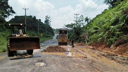 Perbaikan jalan Jalinteng Muara Kalaban-Batas Jambi, dana 6 miliar