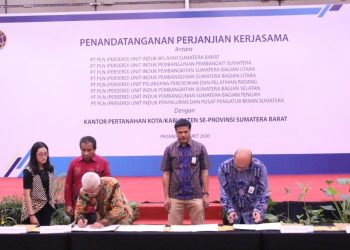 Penandatangan kerjasama PLN dengan BPN se Sumatra Barat. (Foto: Humas PLN)