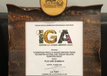 Plakat penghargaan IGA AWARDS 2020 yang diterima PLN UIW Sumbar. (Foto: Ist)