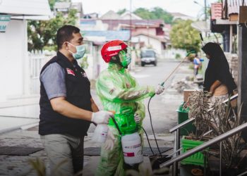 Penyemprotan Disinfektan di Kota Padang