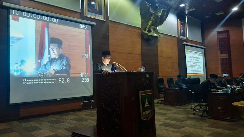Gubernur Sumbar Jawab Interpelasi dalam Paripurna DPRD Provinsi