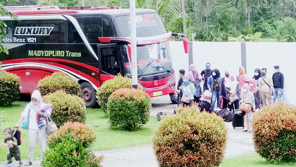 101 TKI dari Malaysia Tiba di Bukittinggi