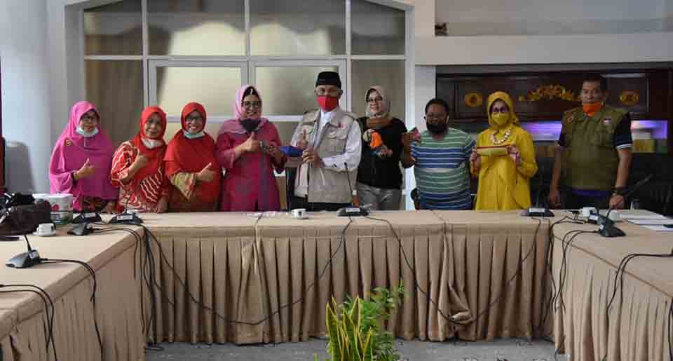 Wali Kota Padang Wajibkan Warga Gunakan Masker Kain di Luar Rumah