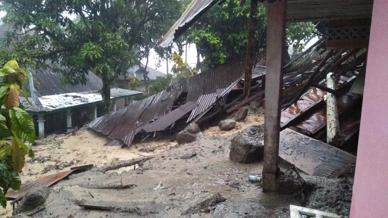 2 Korban yang Tertimbun Longsor di Malalo Tanah Datar Sumatra Barat Masih Dicari