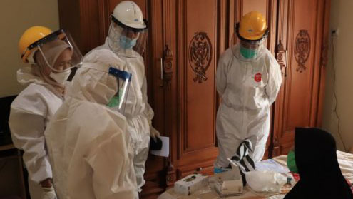 Pantau Warga Baru Datang, Tim Medis Payakumbuh Lakukan Rapid Tes ke Rumah