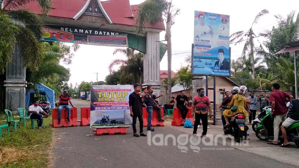 Pengunjung Pantai Sasak Saat Lebaran Diminta Putar Balik
