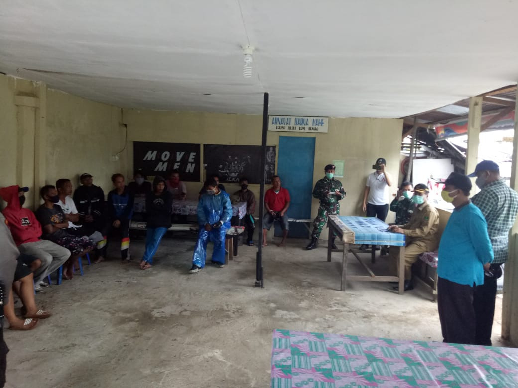 Tim Satgas Percepatan Penanganan Covid-19 Matra Laut Pelabuhan Bungus dan Batang Arau, berhasil menggagalkan kapal nelayan yang mengangkut 16 penumpang ke Kabupaten Kepulauan Mentawai, Minggu (17/5/2020). (Foto: Istimewa)