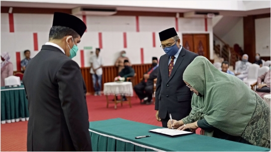 Nila Kusuma Dilantik Jadi Dekan Kedokteran Gigi Unand