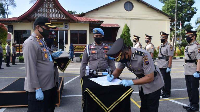 Wakapolres dan 2 Kasat di Polres Bukittinggi Berganti