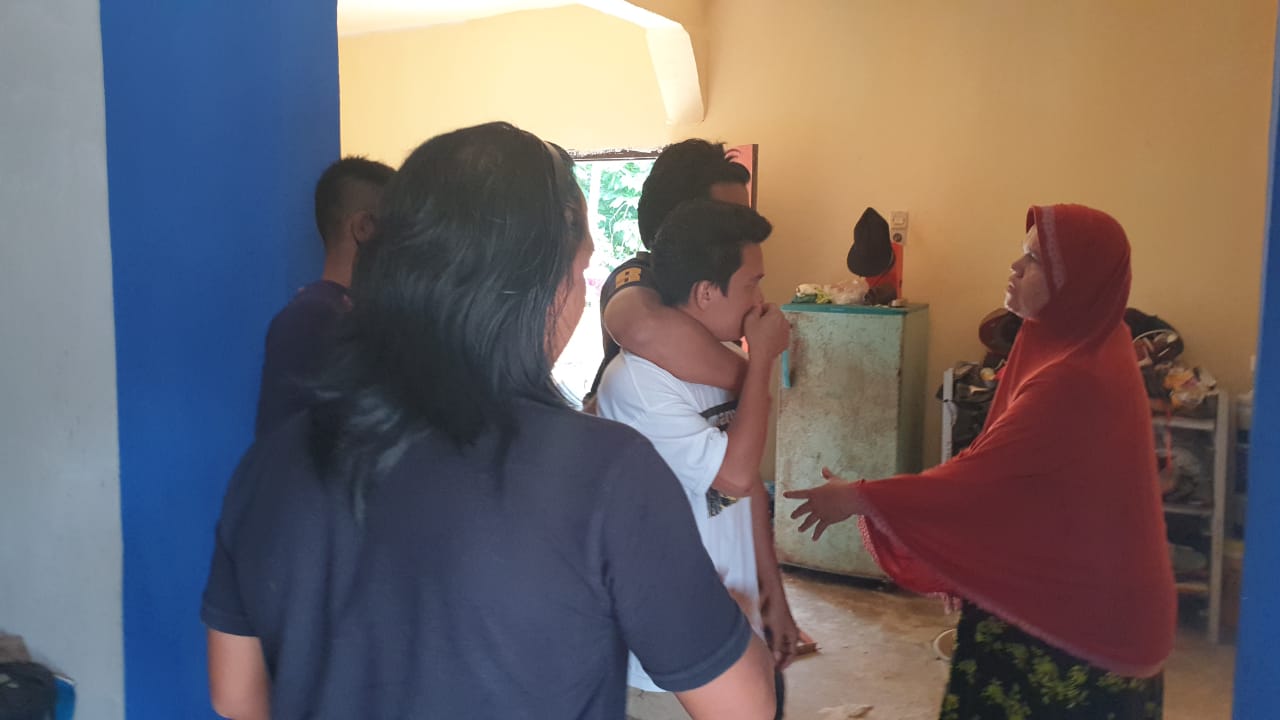 Tersangka saat diringkus jajaran Polres Padang Pariaman di Provinsi Jambi. (Foto: Dok.Polres Padang Pariaman)