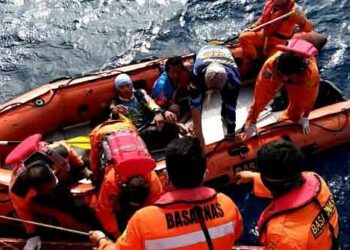 Korban Selamat Kapal Karam di Padang