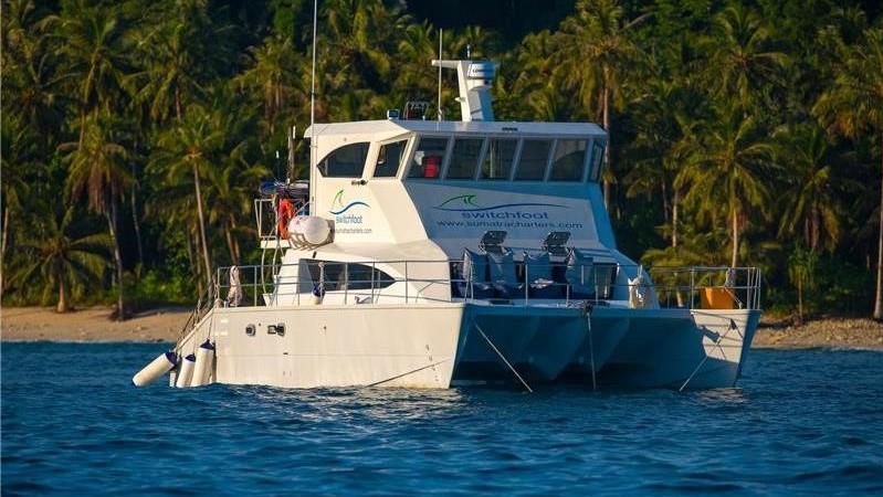 Turis Peselancar Mentawai