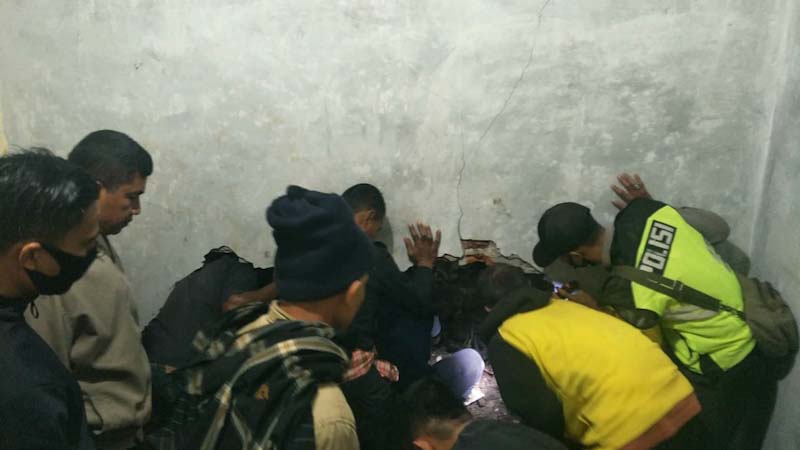 Rumah Dihantam Longsor di Kabupaten Solok, Kakak-Adik Meninggal Dunia