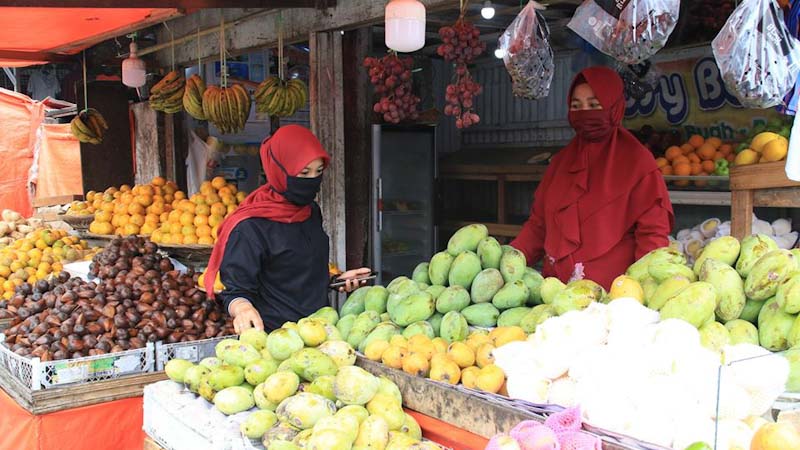 PSBB Usai, Jual Beli Pedagang Buah di Padang Panjang Mulai Naik Kembali