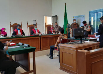 Suasana penyampaian ekspesi dalam sidang dugaan korupsi Bupati Solok Selatan Non Aktif Muzni Zakaria di Pengadilan Tipikor Padang. (Foto: Rahmadi)