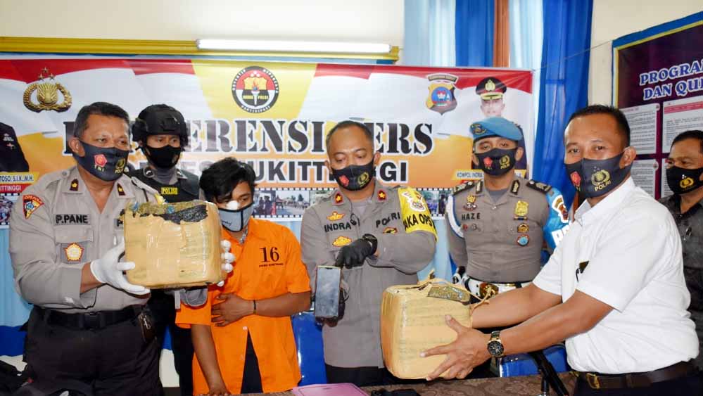 Polres Bukittinggi Berhasil Gagalkan Penyelundupan 11 Kilogram Ganja