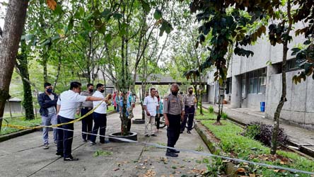 Pekerja Jaringan Seluler Jatuh dari Tower di Atas Gedung Perpustakaan Unand
