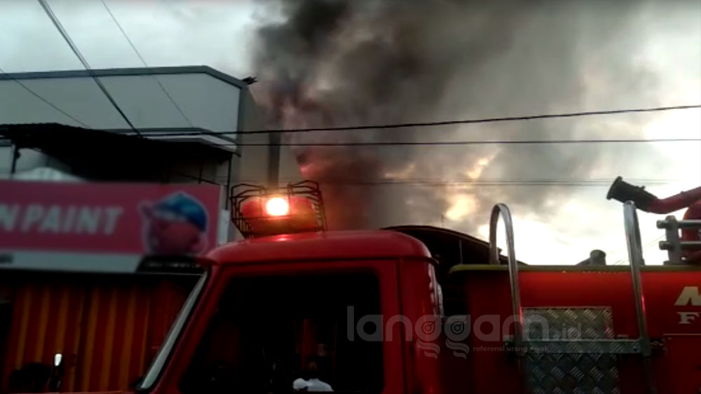 Kebakaran di Banda Olo Padang. (Foto: Irwanda)