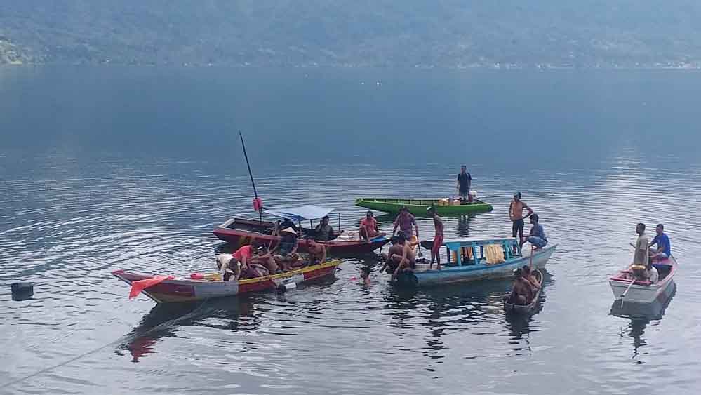 Seorang Pencari Rinuak Meninggal Akibat Tenggelam di Danau Maninjau
