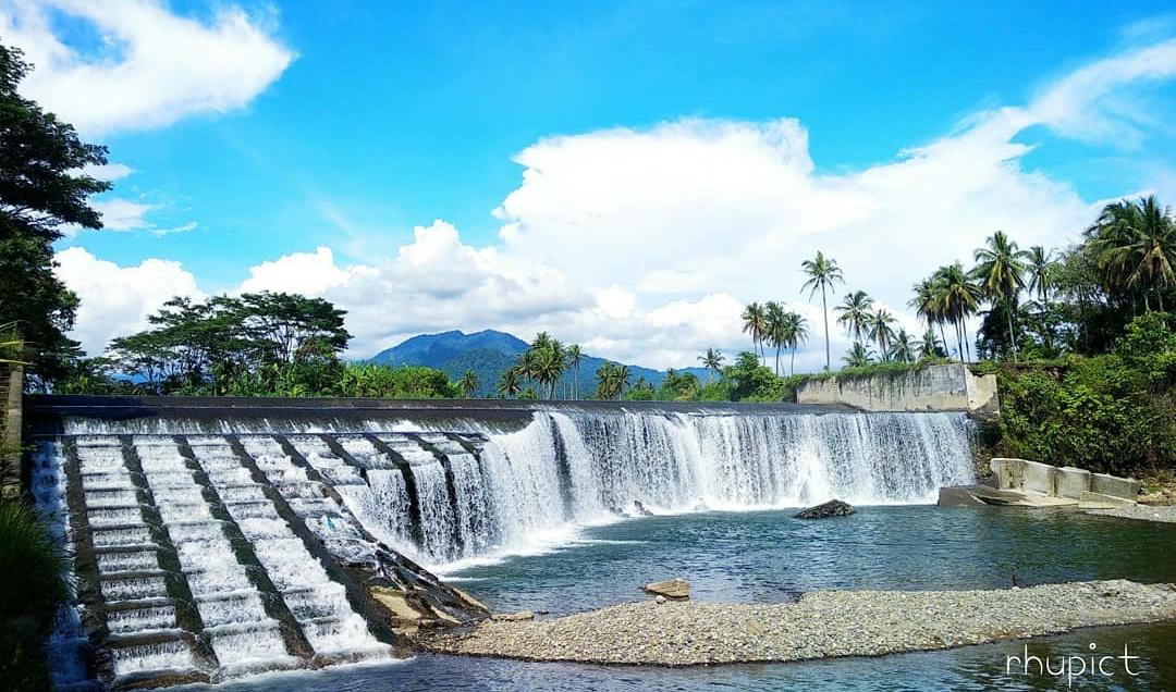 Bendungan Niagara Koto Pulai, Kota Padang. (Foto: Sumber foto: Instagram @heru_chw)