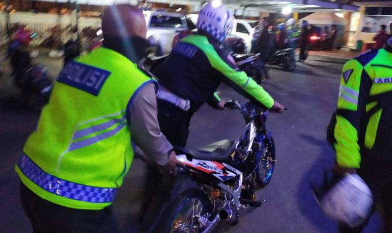 Pakai Knalpot Bising, 30 Sepeda Motor Kena Razia Polres Bukittinggi