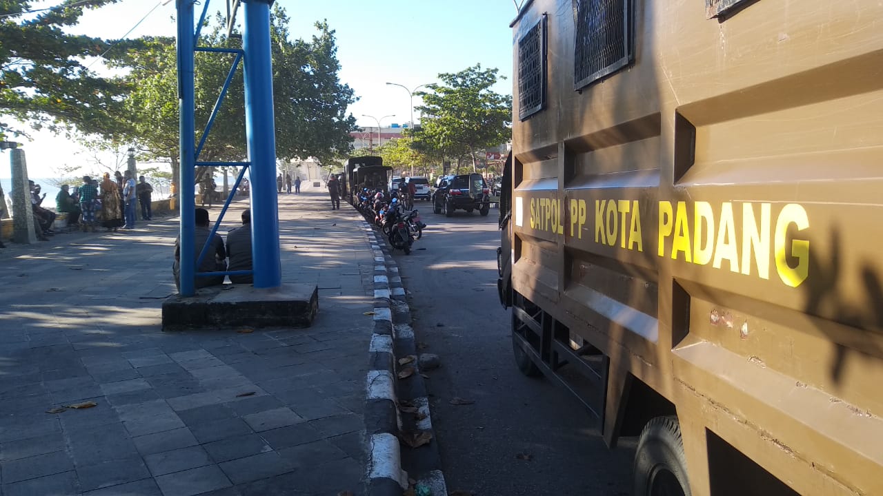 Satpol PP Padang