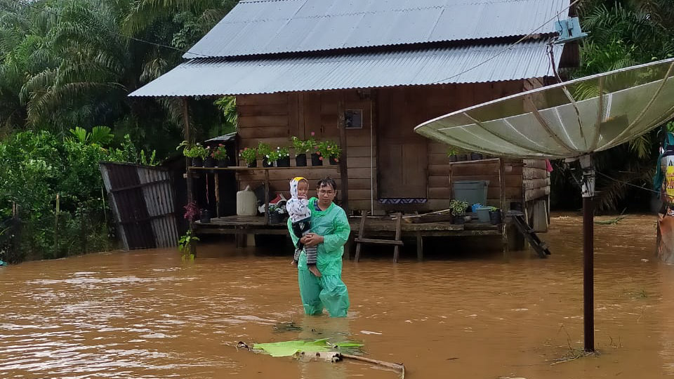 Luapan Sungai Aie Tonang | banjir